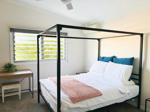 Elegant Villa Near Shopping Mall - Australian Directory 3