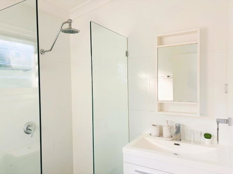 Elegant Villa Near Shopping Mall - Australian Directory 2