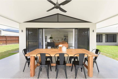 Eleven Watson Guesthouse - Australian Directory 1