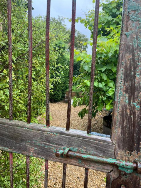 Elm Cottage Barn - Australian Directory 3