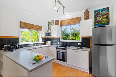 Enchanted Garden Cottage With Bikes And Air Con - Australian Directory 1