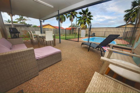 Entire Family Home With Private Pool - Australian Directory 1