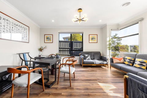 Entire Luxury House In Wantirna South - Australian Directory 1