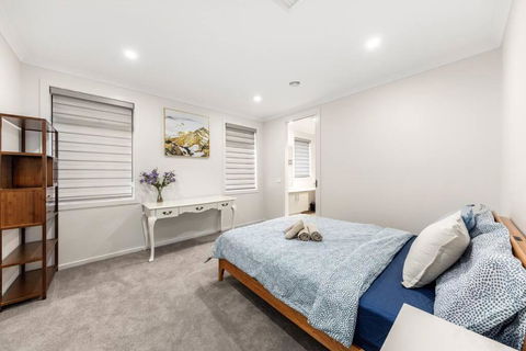 Entire Luxury House In Wantirna South - Australian Directory 2