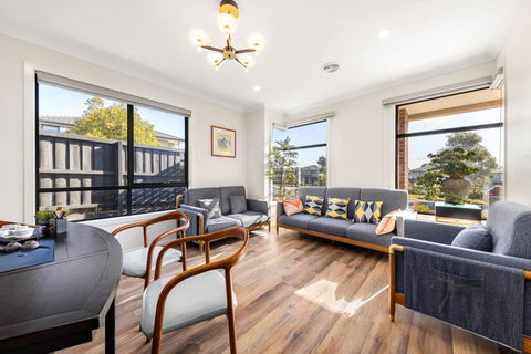 Entire Luxury House In Wantirna South - Australian Directory 3