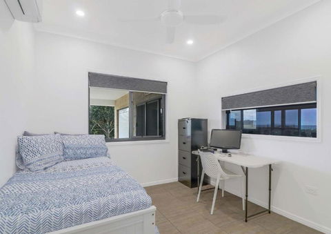 ESCAPE WITH A VIEW - Australian Directory 1