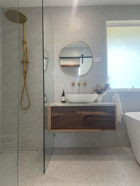 Evies White House Oasis I Pool & Close To Airport - Australian Directory 4