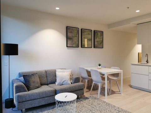 EQ Tower Modern Apartments Melbourne Central CBD - Australian Directory 2
