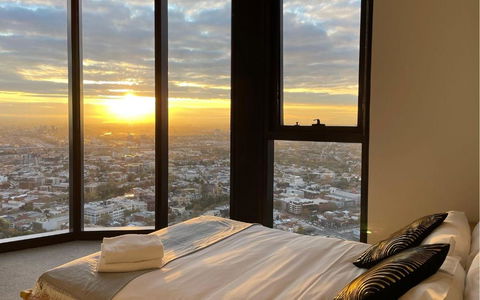 EQ Tower Modern Apartments Melbourne Central CBD - Australian Directory 4