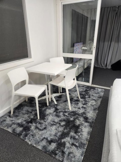 Entire Studio Apartment - Self Check-in - Australian Directory 4