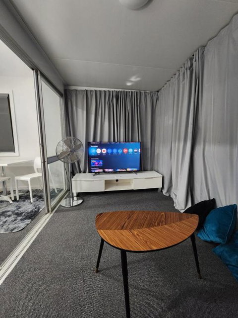 Entire Studio Apartment - Self Check-in - Australian Directory 1