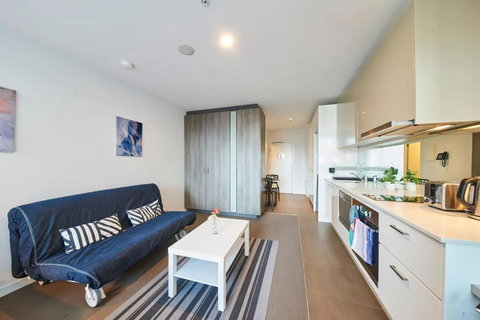 Elevated Bliss Spectacular Views From Level 32 - Australian Directory 1