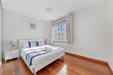 Exquisite Chinese Style Garden - Australian Directory 1