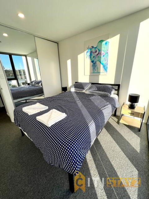 Fab In Phillip - 2bd 2bth Apt - Close To CBR Hospital - Australian Directory 1