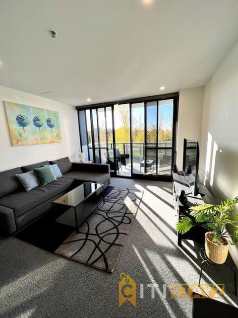 Fab In Phillip - 2bd 2bth Apt - Close To CBR Hospital - Australian Directory 2