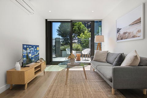 Fabulous 1-Bed With Pool And Private Courtyard - Australian Directory 0