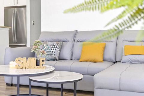Fabulous 2B Apt Waterloo - Australian Directory 1