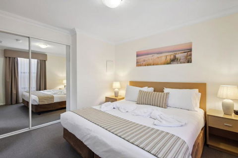 Fabulous Apt In Northbridge With Pool & WiFi - Australian Directory 2