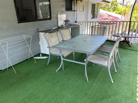 FAMILY 3-bedroom Everton Hills Apartment - Australian Directory 3