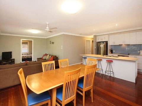 FINLIA AT FLINDERS - Australian Directory 4