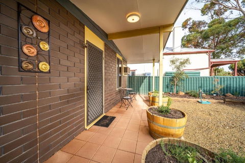 Flinders Ranges Bed And Breakfast - Australian Directory 1