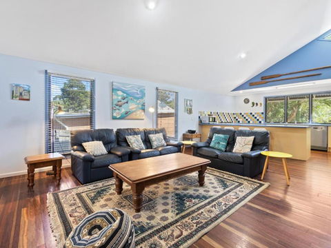 Flipper Beach House By Discover Stradbroke - Australian Directory 3
