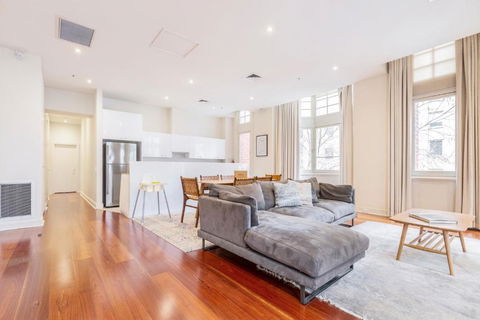 Fabulous Collins Street Luxury 2 BR Apartment - Australian Directory 4