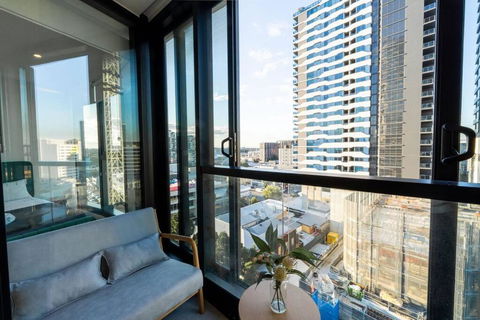 FV Peppers 2BR 2BA W Parking, Shared Spa, Gym, Pool - Australian Directory 1