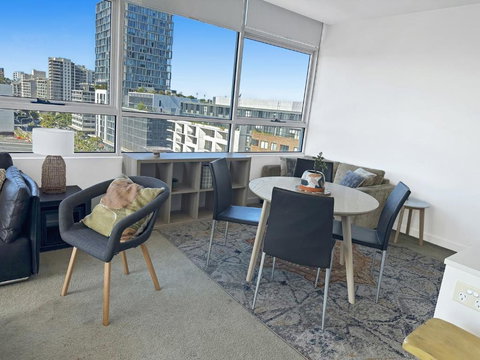 G901S - Bright Zetland Escape With City Views - Australian Directory 2