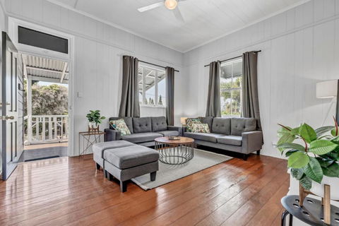 Gabba Central House 3BR2Bath Pets - Australian Directory 1