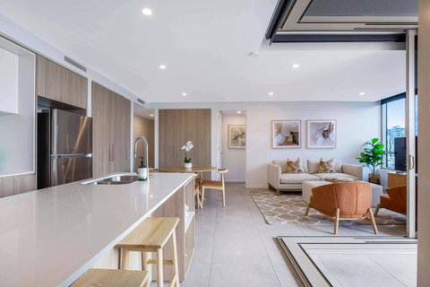 Gabba Oasis:Luxury 3BRM Apt Pool - Australian Directory 4