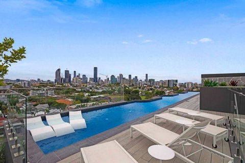 Gabba Oasis:Luxury 3BRM Apt Pool - Australian Directory 1