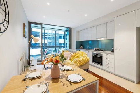 Gem In The Heart Of South Yarra - Australian Directory 1