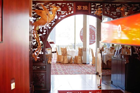Golden Pebble Hotel - Australian Directory 2