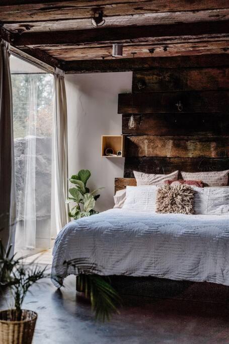 Grand Designs Eco Bush Retreat - Australian Directory 1