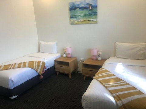 Gunyah Hotel - Australian Directory 3
