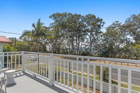 Hamptons At The Bay - Australian Directory 0