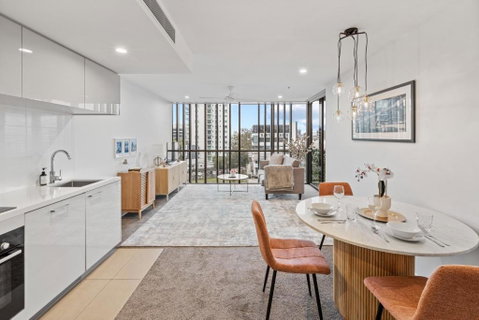 Hearty Milton Apartments - Australian Directory 1