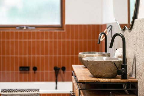 Hills Serenity W Private Creek - Australian Directory 2