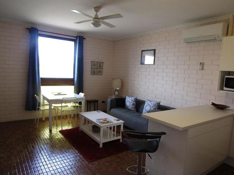 Holiday Retreat - Australian Directory 2