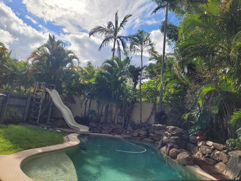 Holiday Style A Downstairs Room In Springwood Qld - Australian Directory 0