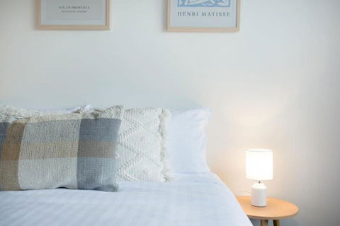Homely Abode - Near City With Parking - Australian Directory 0