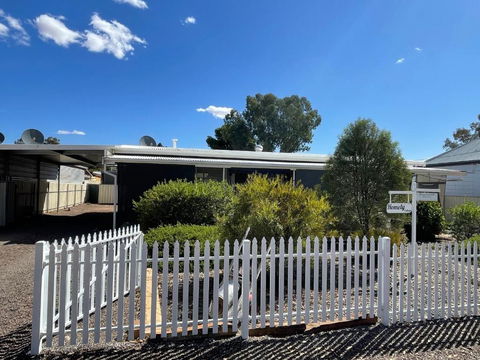 Homely Cottage - Australian Directory 0