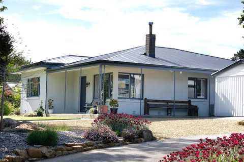 Hoopers Cottage - Australian Directory 0