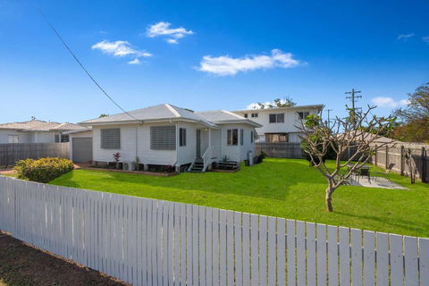 House On Halifax - Australian Directory 0