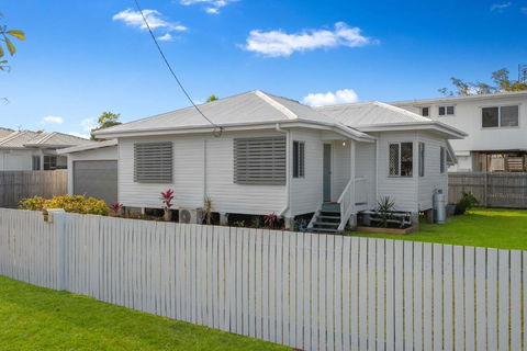 House On Halifax - Australian Directory 1
