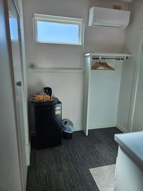 International Hotel Motel - Australian Directory 2