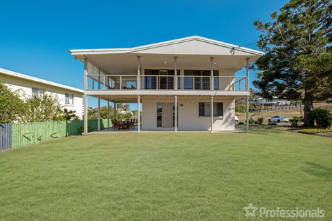 Island Pines - Australian Directory 0