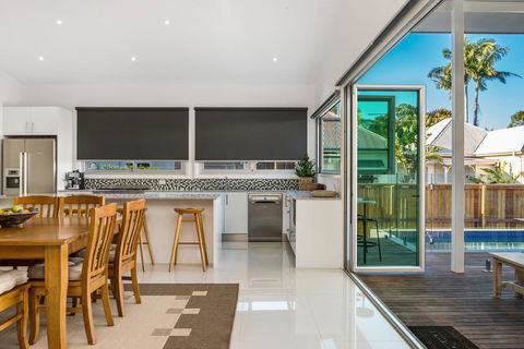 Aditi - Timber Vacation Home - Australian Directory 3