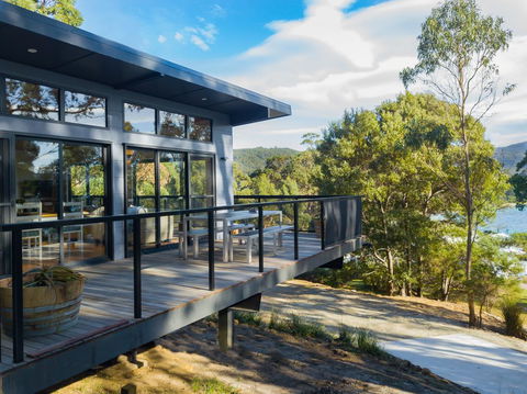 Adventure Bay Beach House - Australian Directory 1